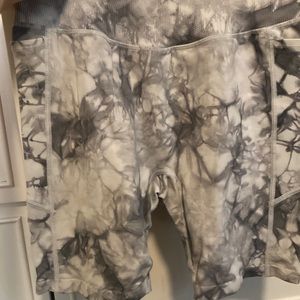 PINK white and gray tie dye athletic fabric bike shorts
